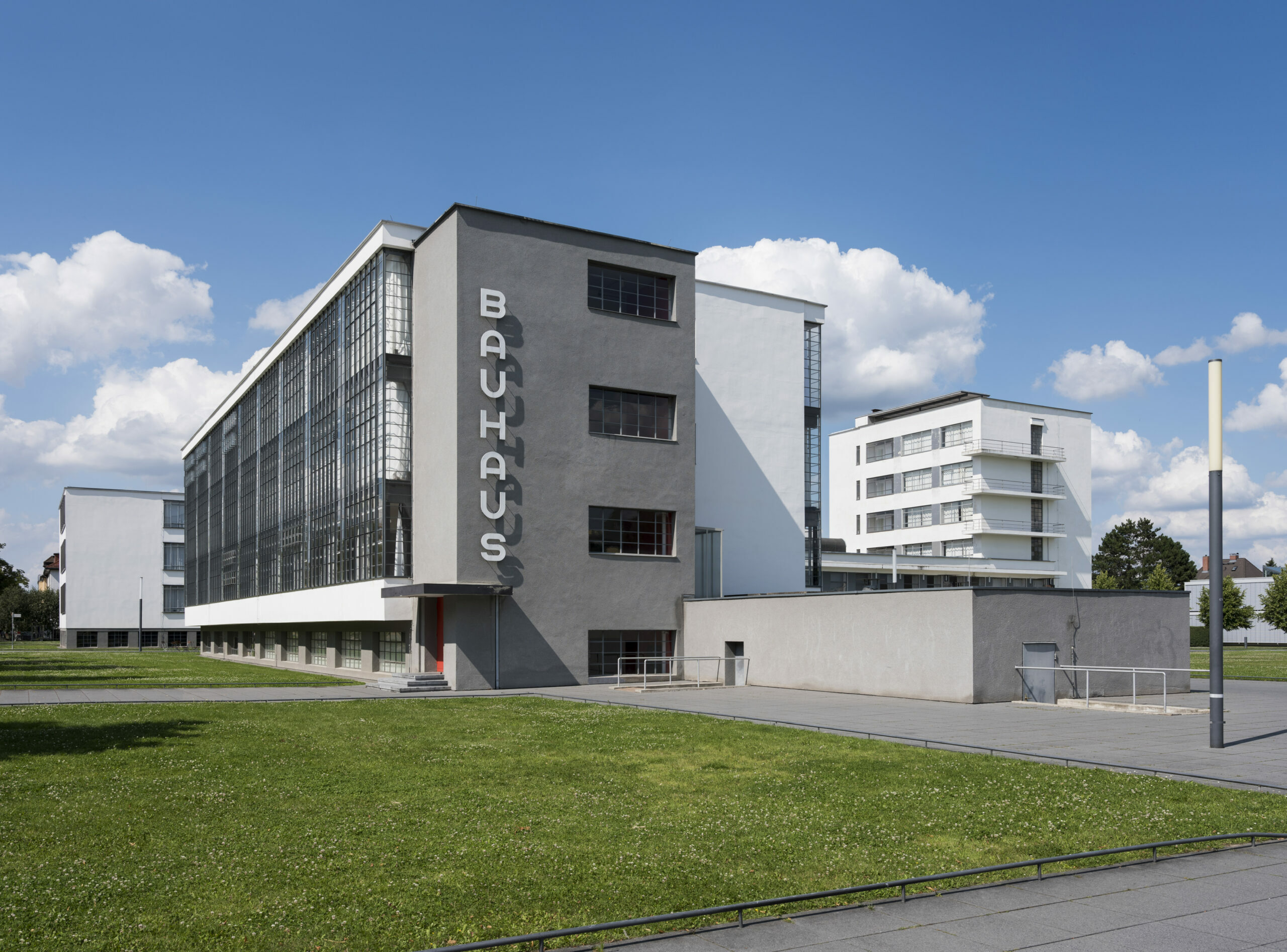 Bauhaus Building - Locations - Stiftung Bauhaus Dessau