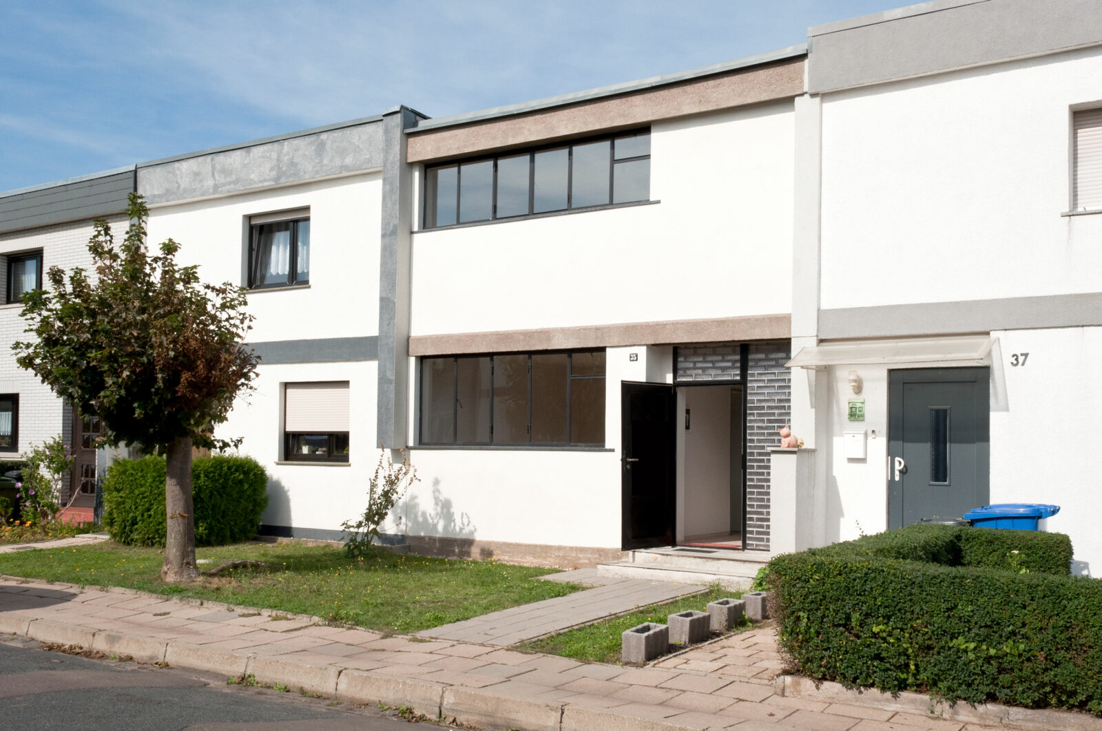 Bauhaus Building - Locations - Stiftung Bauhaus Dessau